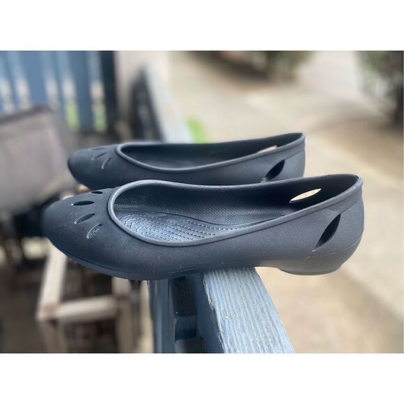 Crocs Women's Kelli Ballet Flat black 8 M US - Picture 1 of 9